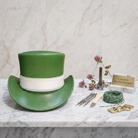 Elegant Green Leather Top Hat with White Band – Classic Vintage Silhouette