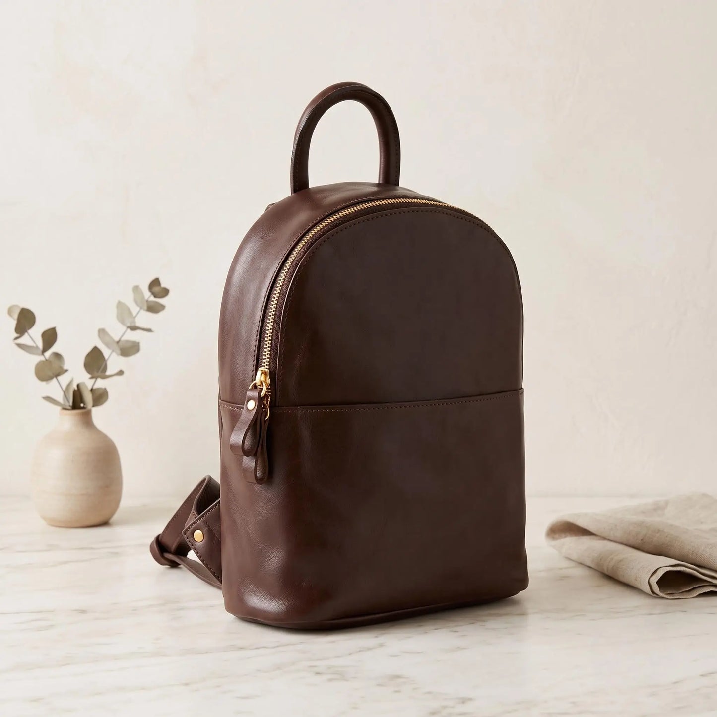 Full-Grain Leather Backpack – Timeless Style for Everyday Adventures