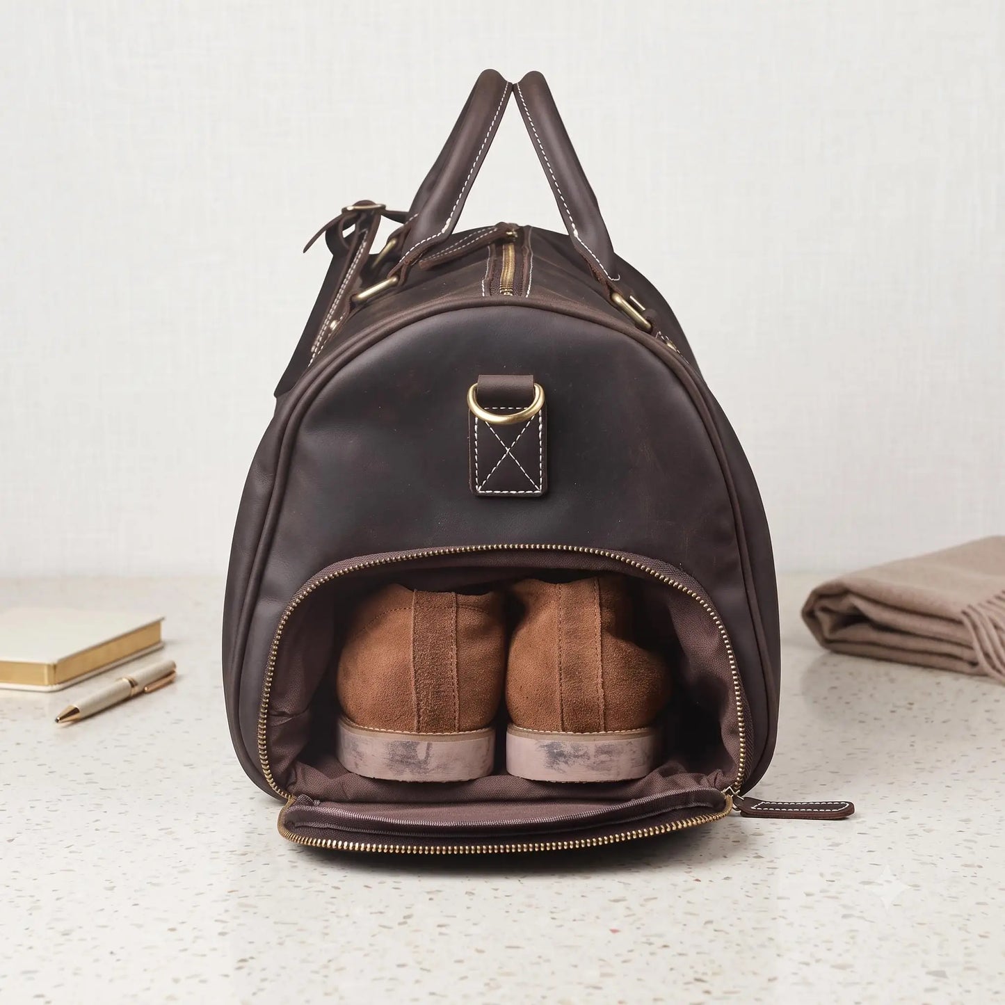 The Ultimate Vintage Leather Duffle Bag – Crazy Horse Leather Weekender