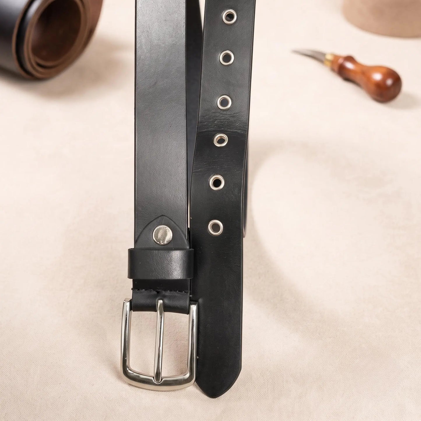 Star Studded Black Leather Belt – Y2K Grunge & Punk Fashion Accessory